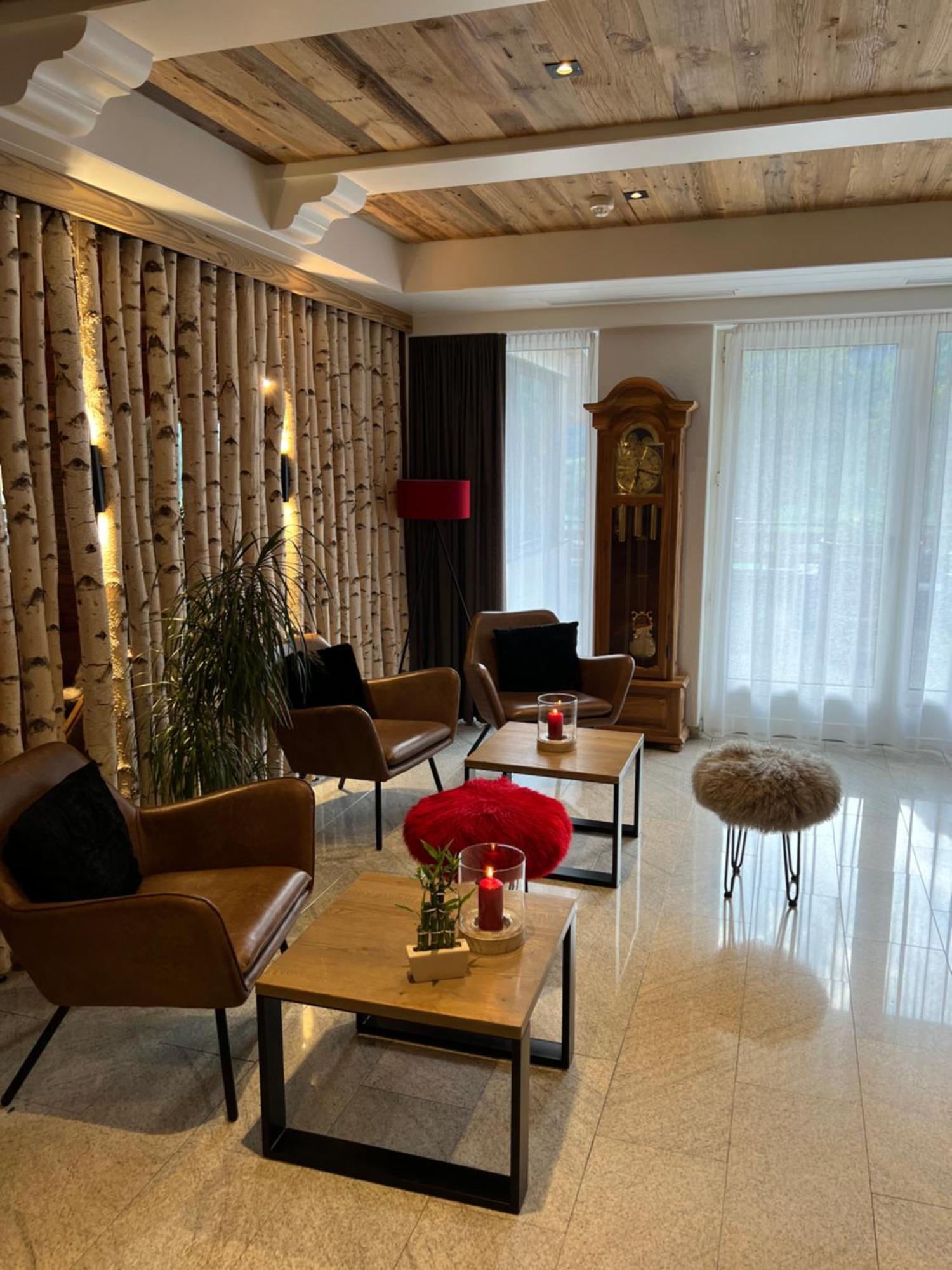 Hotel Alfa Superieur - Leukerbad-Therme Exteriör bild