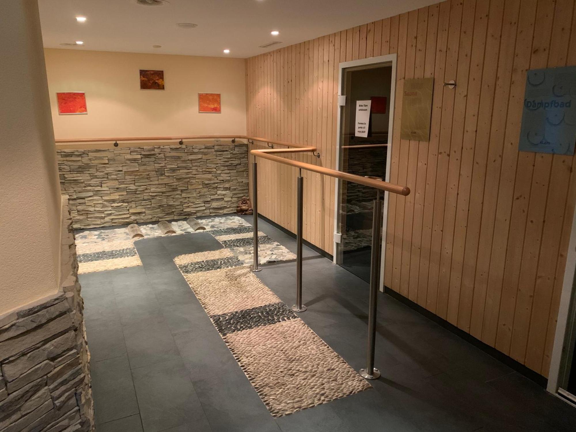 Hotel Alfa Superieur - Leukerbad-Therme Exteriör bild