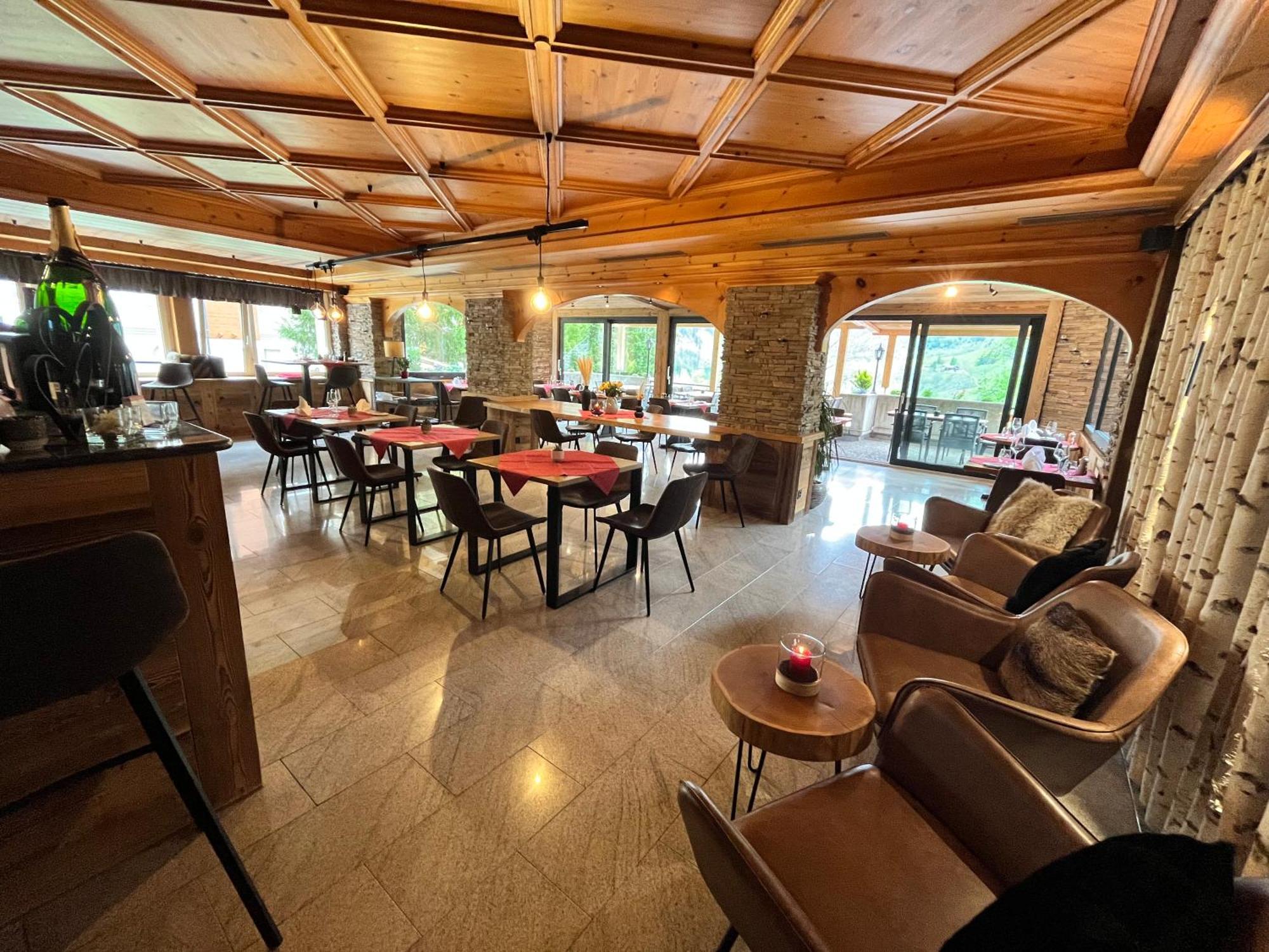 Hotel Alfa Superieur - Leukerbad-Therme Exteriör bild